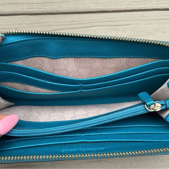 Michael Kors Blue Saffiano Leather Jet Set Zip Around Wallet - Picture 10 of 15